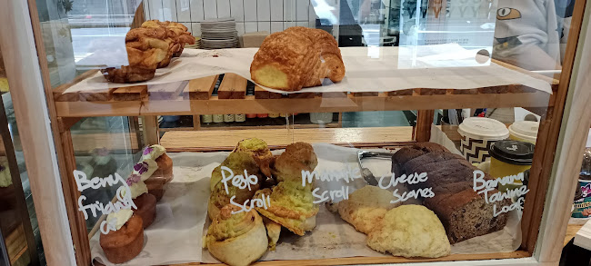 Comentarii opinii despre Betsy