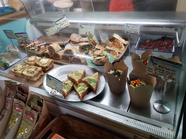 Zippy Central Bar & Cafe.