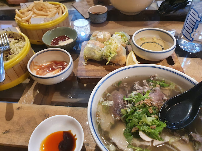 Comentarii opinii despre Where's Charlie? Lambton Quay Store