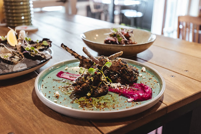 The Hive Bar & Restaurant - Kumeū