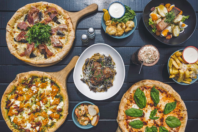 Opinii despre Rizzo's Pizzeria & Kitchen în Lower Hutt - Hospitality and gastronomy