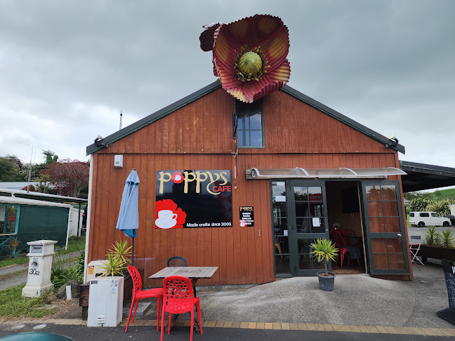 Poppys Cafe - Hospitality and gastronomy