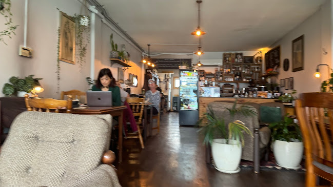 Comments and reviews of six ounces