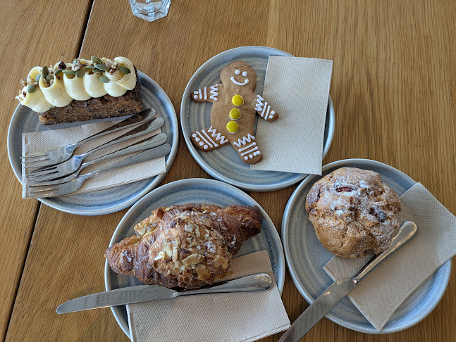 Rosie Parnell - Hospitality and gastronomy