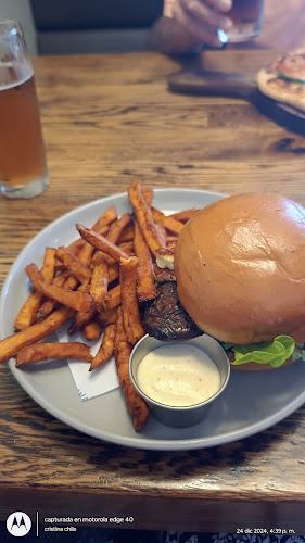 Momentos By The Lake Restaurant - Hospitality and gastronomy