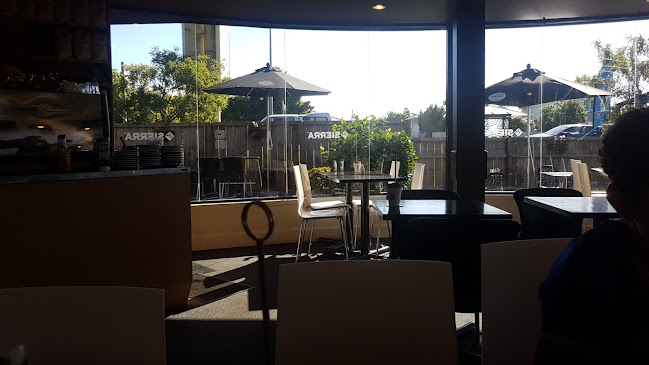 Reviews of Sierra Café Lincoln Road in Auckland - Hospitality and gastronomy
