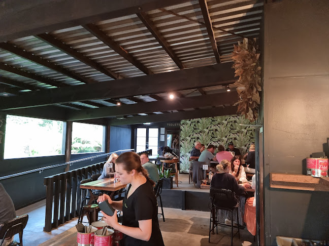 Comments and reviews of The Hive