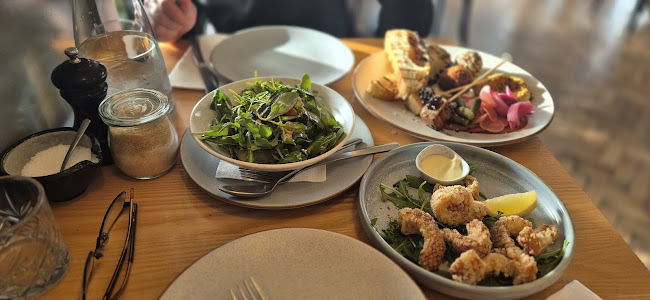 Comentarii opinii despre The Screening Room