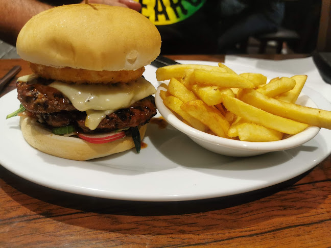 Shani's Family Eatery and Bar - Hospitality and gastronomy