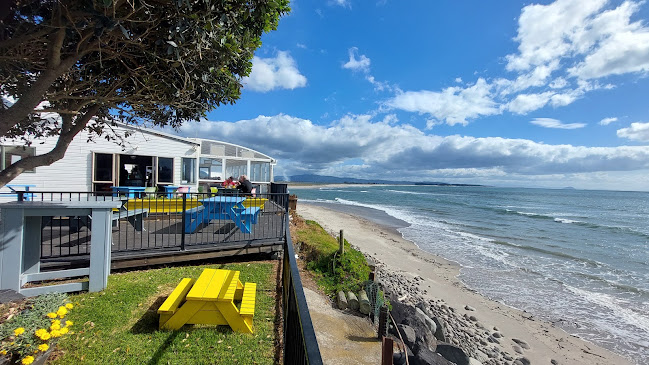 Maketu Beachside Cafe & Restaurant - Hospitality and gastronomy