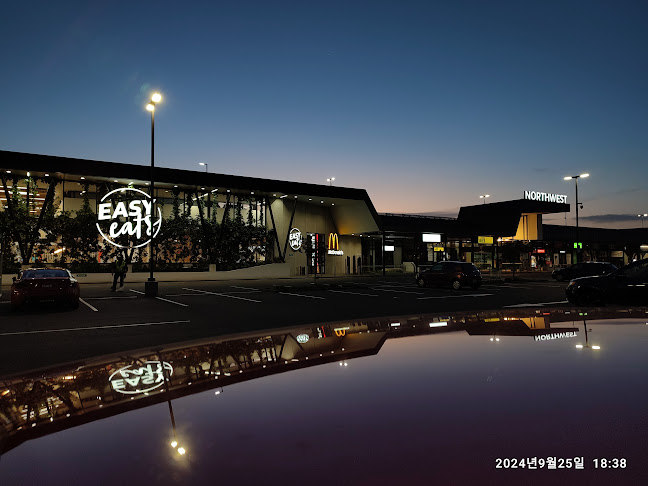Reviews of Easy Eats in Auckland - Hospitality and gastronomy