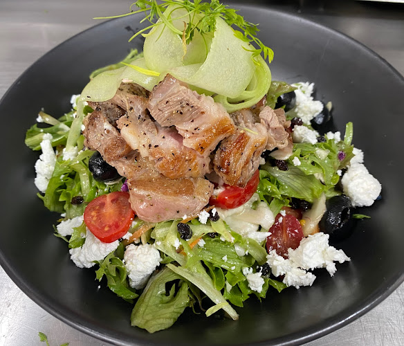 Opinii despre The Old Mill Waterfront Cafe în Tairua - Hospitality and gastronomy