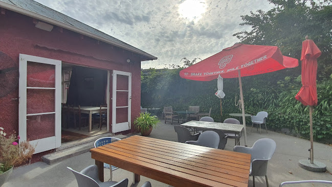 Comments and reviews of The Duck and Cover