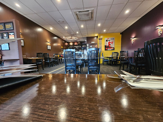 4 Flames Indian Restaurant & Takeaway - Hospitality and gastronomy