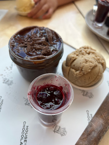 Comentarii opinii despre Closed Cafe