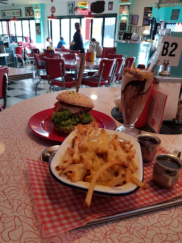 Deluxe Diner - New Plymouth