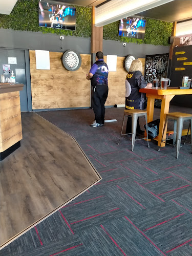 Comments and reviews of Churchills Tavern