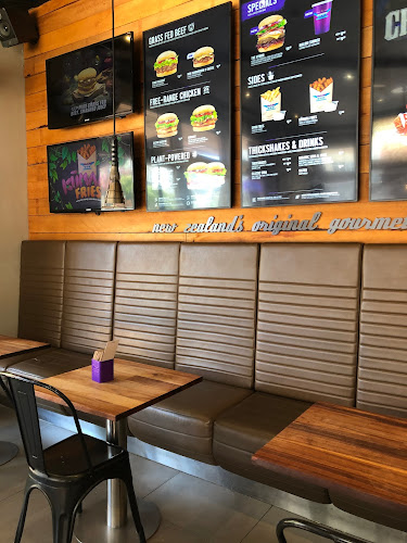 BurgerFuel Courtenay Place - Hospitality and gastronomy