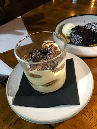 Comentarii opinii despre Rogues Cafe, Restaurant & Bar