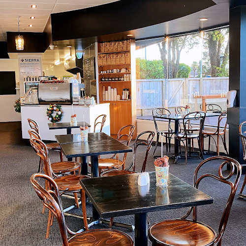 Sierra Café Lincoln Road - Hospitality and gastronomy