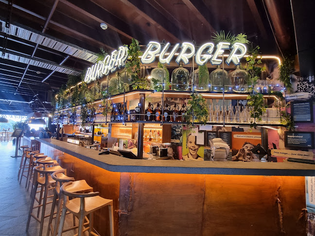 Burger Burger Commercial Bay - Hospitality and gastronomy