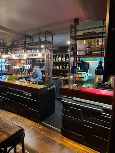 Opinii despre Confidential Bar & Eatery în Auckland - Hospitality and gastronomy