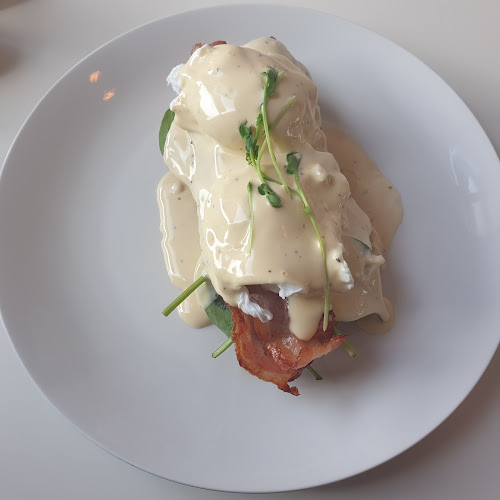 Route 6 Cafe and Bar Open Times