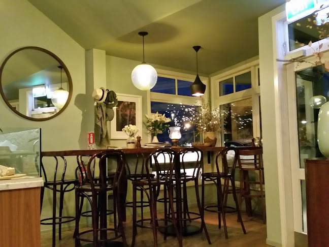 No 7 Balmac Phone number