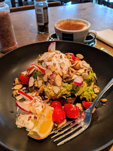 Opinii despre Lux Cafe în Auckland - Hospitality and gastronomy