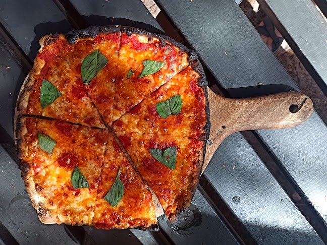 Awaroa Cafe / pizza - Hospitality and gastronomy