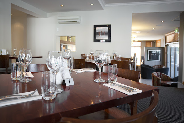 Comentarii opinii despre Flames on Forty Restaurant Bar at The Hotel Nelson