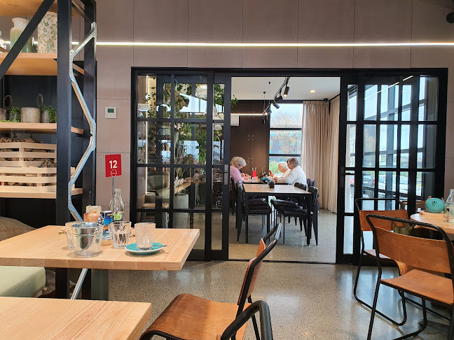 Comentarii opinii despre MELBA Karaka