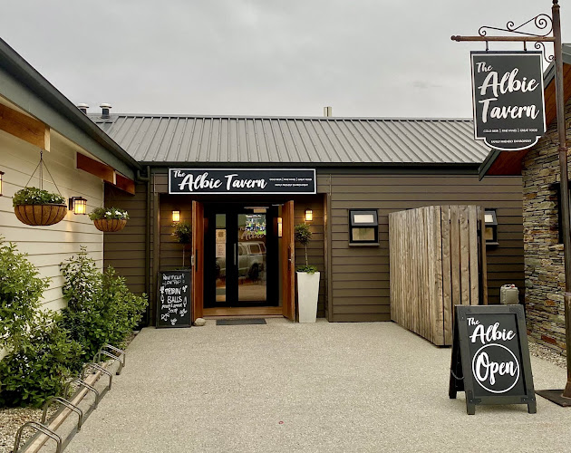 The Albie Tavern and Takeaway Open Times