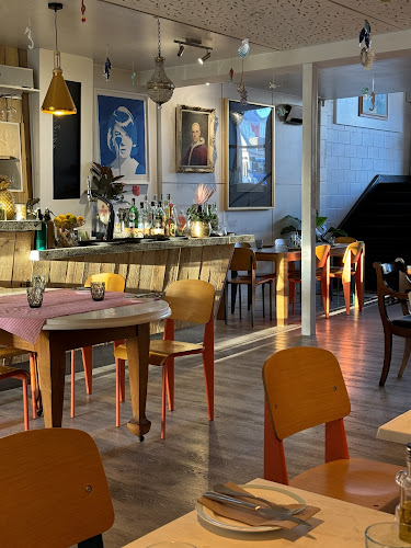 The Surfer's Mistress - Hospitality and gastronomy