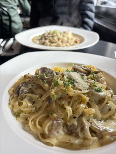 Archie's Restaurant & Pizzeria