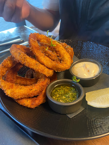 Opinii despre Momentos By The Lake Restaurant în Queenstown - Hospitality and gastronomy