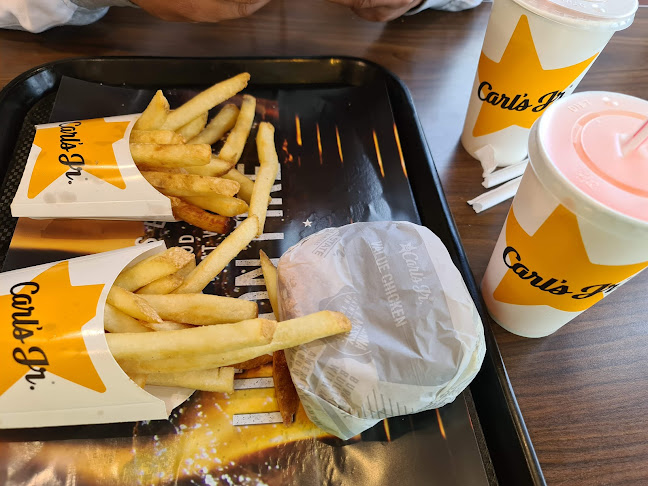 Opinii despre Carl's Jr. Takanini în Takanini - Hospitality and gastronomy