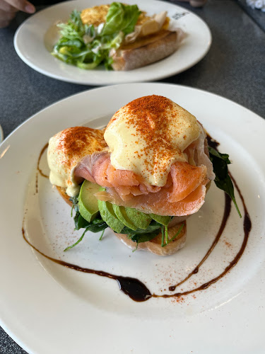 Comentarii opinii despre FULL MOON EATERY