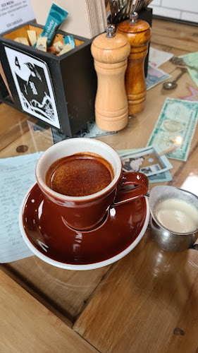 Comentarii opinii despre Black Betty Cafe