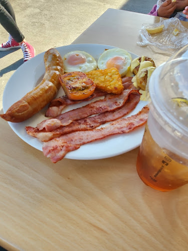 Golden Pie Bakery And Cafe Open Times