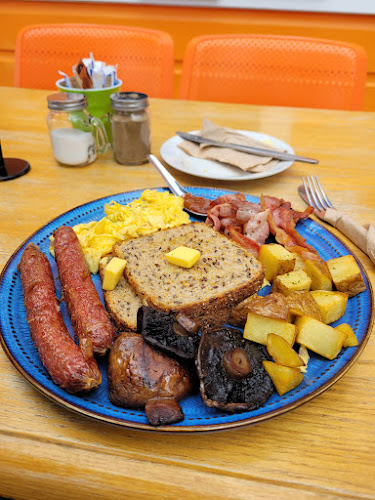 Cafe de Molen. - Hospitality and gastronomy