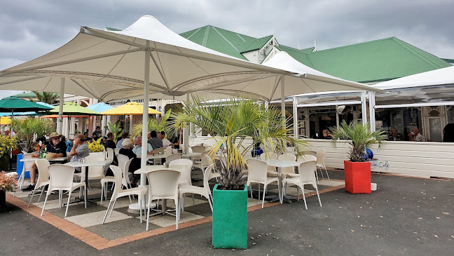 Comments and reviews of Riverside Cafe