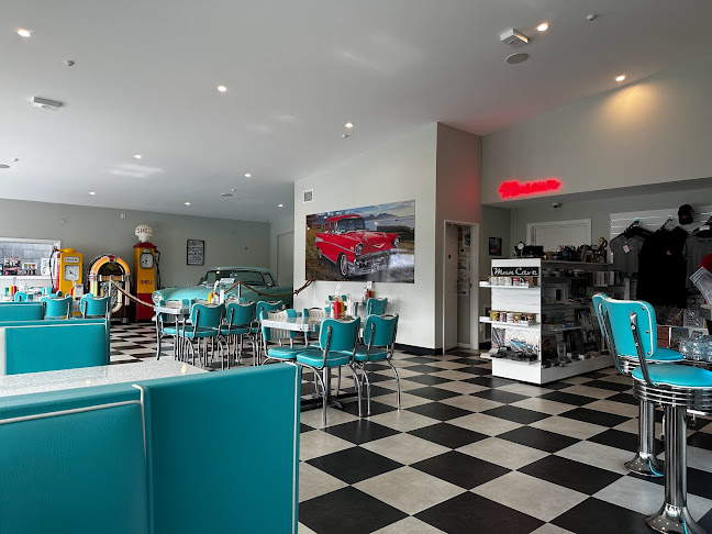 VEight Cafe, Restaurant & Bar - Hospitality and gastronomy