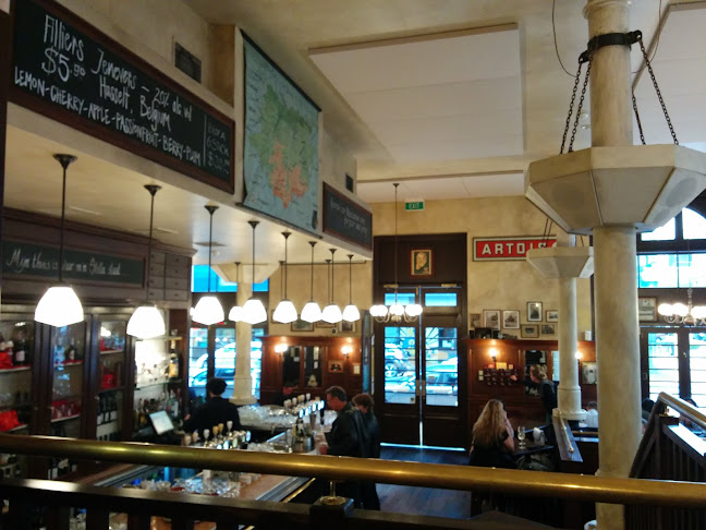 Opinii despre Leuven Belgium Beer Cafe în Wellington - Hospitality and gastronomy