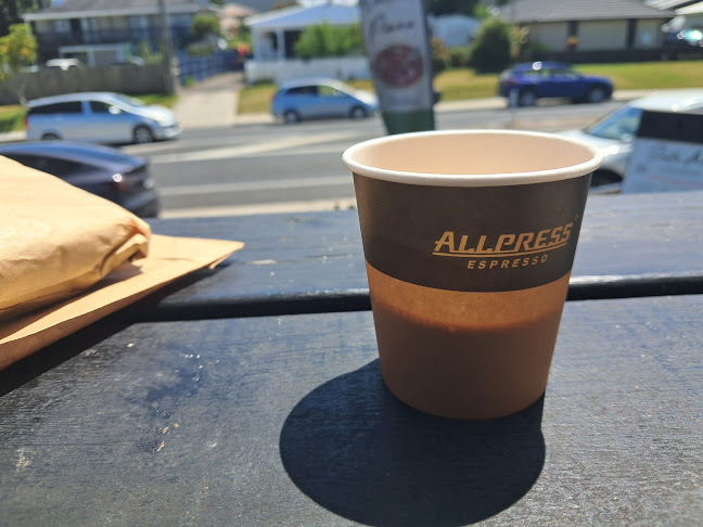 Opinii despre Two Tides Bakery în Tairua - Hospitality and gastronomy