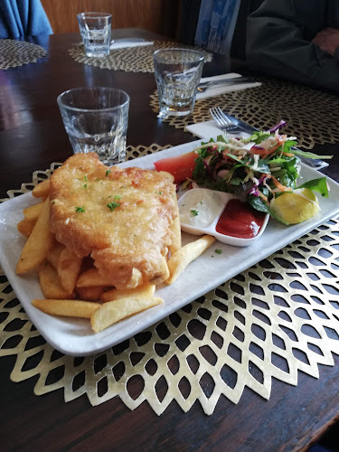 Careys Bay Historic Hotel - Hospitality and gastronomy