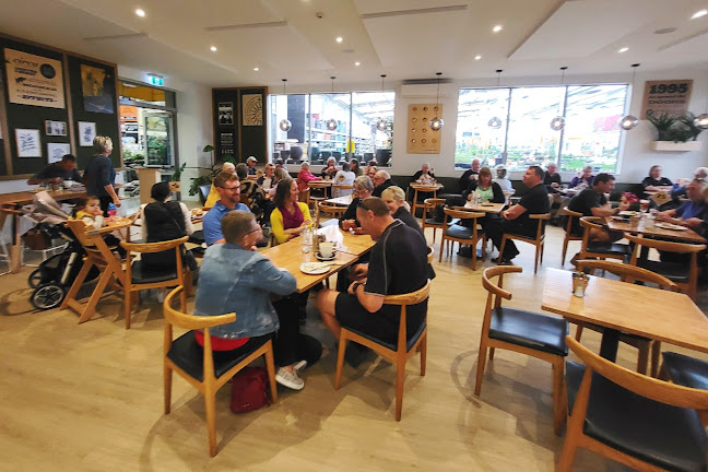 Opinii despre Columbus Coffee at Mitre10 MEGA Tauranga în Tauranga - Hospitality and gastronomy