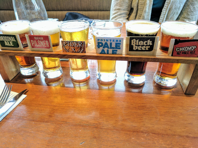 Mackenzies Cafe Bar & Grill