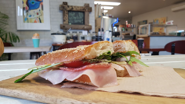 Reviews of Hobsonville Sandwich Deli and Coffee in Auckland - Hospitality and gastronomy