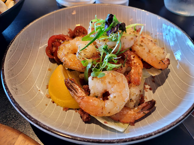 Manhattan Bar + Eatery - Hospitality and gastronomy